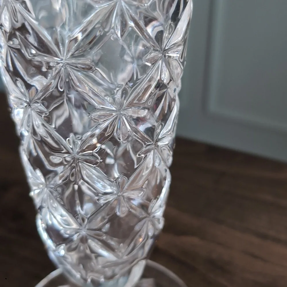 Royales de Champagne Crystal Butterfly Vase 10